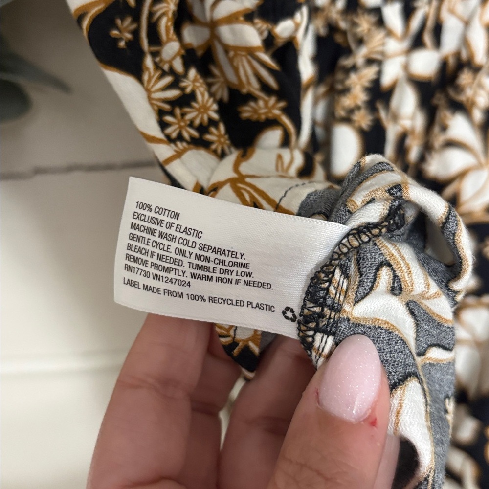 Ava & Viv Smocked Floral Top - Picture 7 of 7